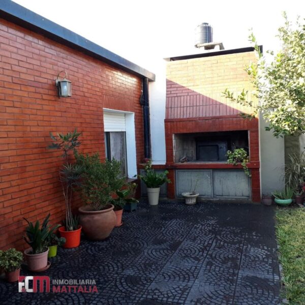 Propiedad ideal para familias, ambientes amplios - Imagen 3
