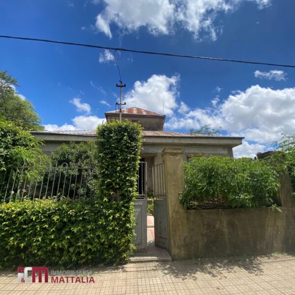 Encantadora casa con estilo tradicional y amplio patio – ideal para familias - Imagen 2
