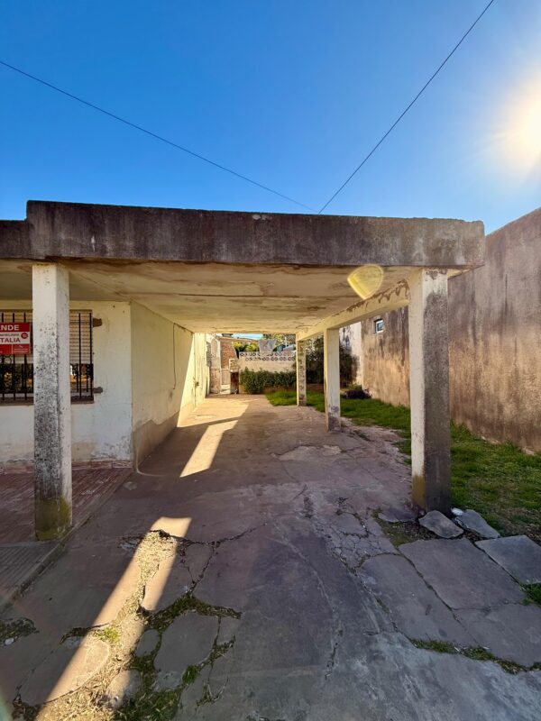Casa en Venta – Amplio Terreno con Pileta y Espacios Verdes - Imagen 9