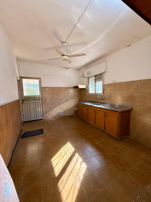 Casa en Venta – Amplio Terreno con Pileta y Espacios Verdes - Imagen 3