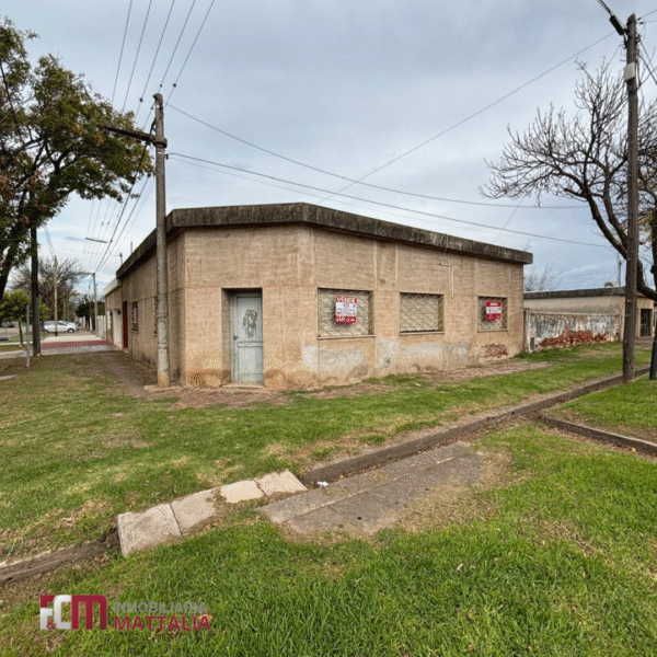 ¡Oportunidad en venta sobre avenida principal!